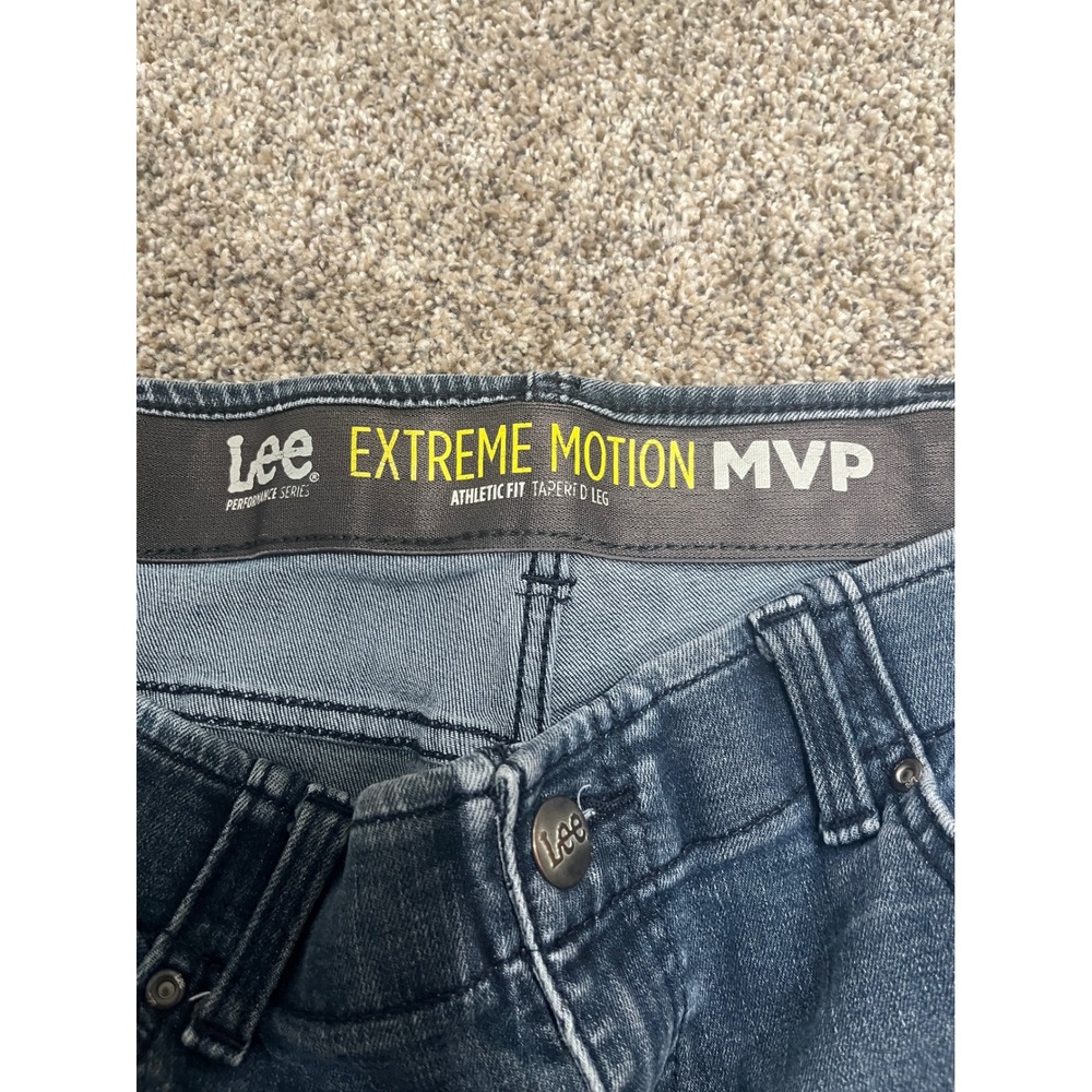Lee Extreme Motion MVP Athletic Fit Tapered Leg Jeans Mens 36x32 Blue Stretch - Picture 3 of 7